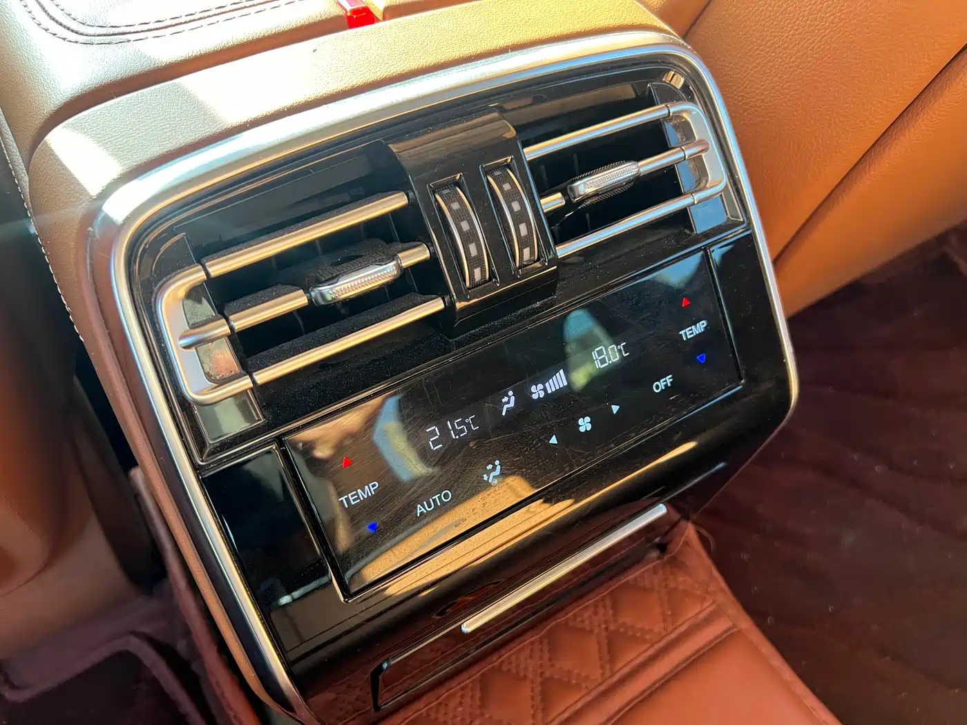 Hongqi H9 2020 2.0T Smart Connection Qi Xiang Edition фото 11