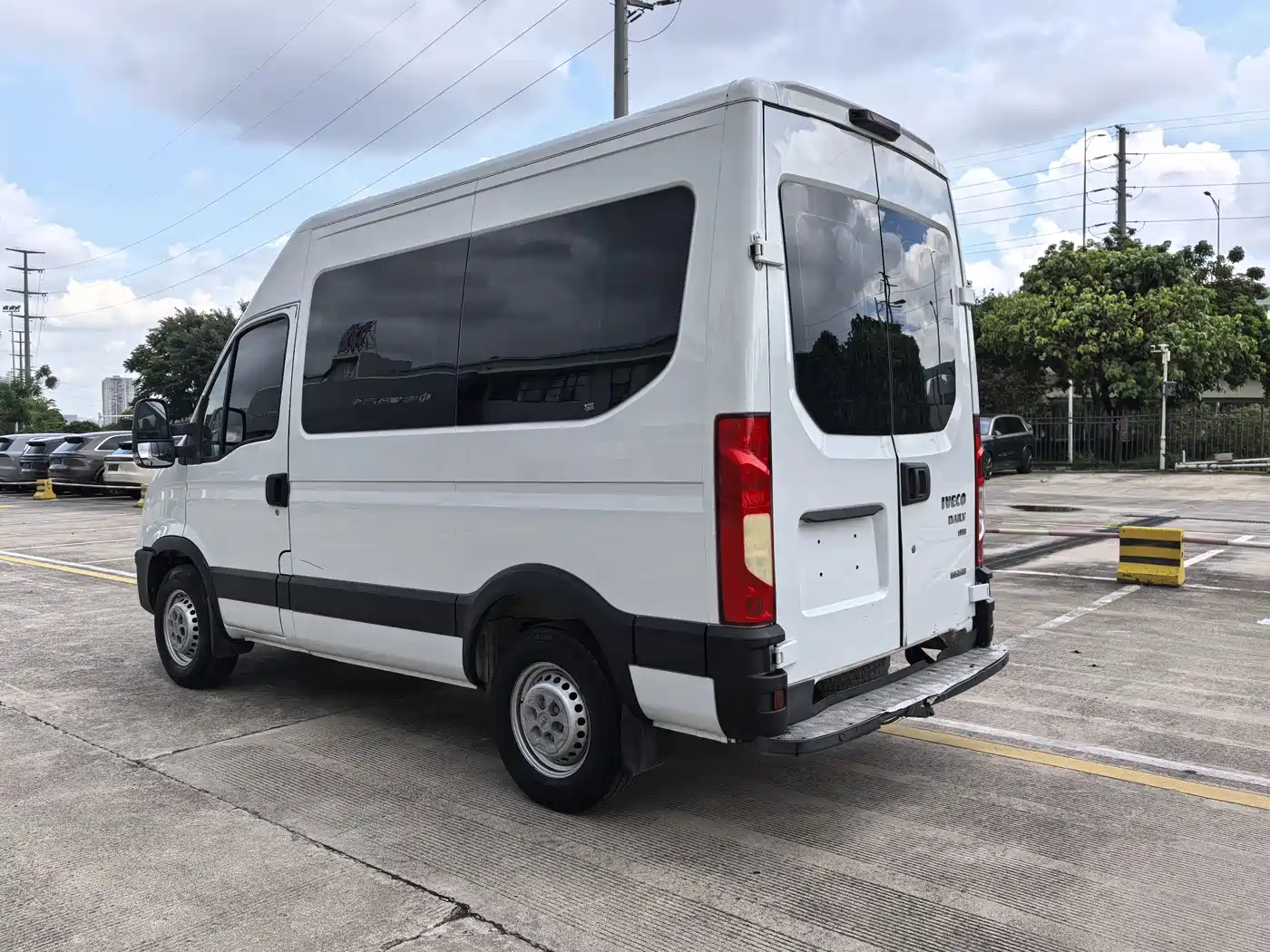 Iveco Daily 2022 2021 2.0T Manual Chaorui Short Wheelbase High Roof Sliding Door F1A