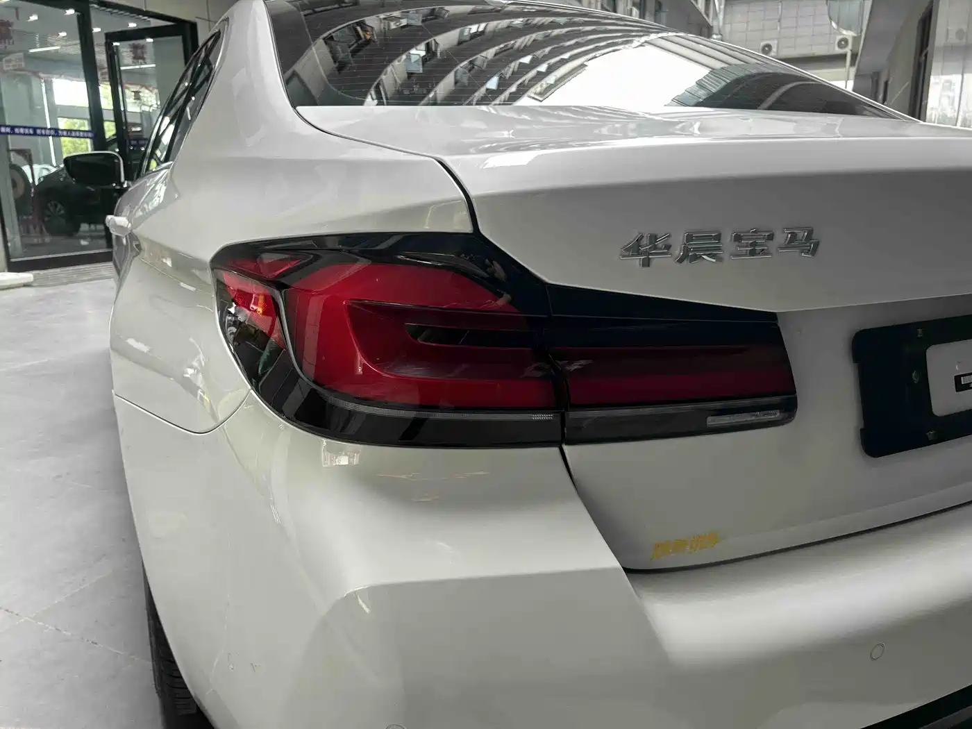 BMW 5 Series 2023 530Li Leading M Sport Package фото 6
