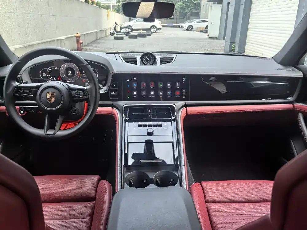 PORSCHE PANAMERA