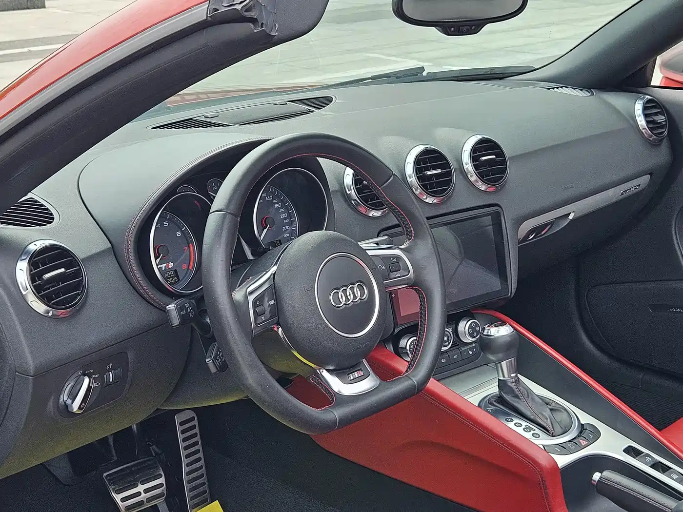 Audi TTS 2013 TTS Roadster 2.0TFSI quattro фото 14