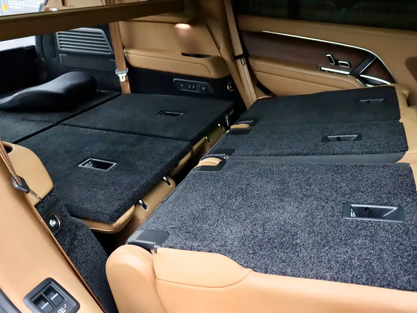 Land Rover Range Rover 2023 2023 3.0 L6 400PS Golden Age 7-Seater Long Wheelbase