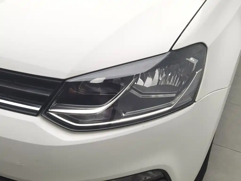 Photo 7 - Volkswagen Polo