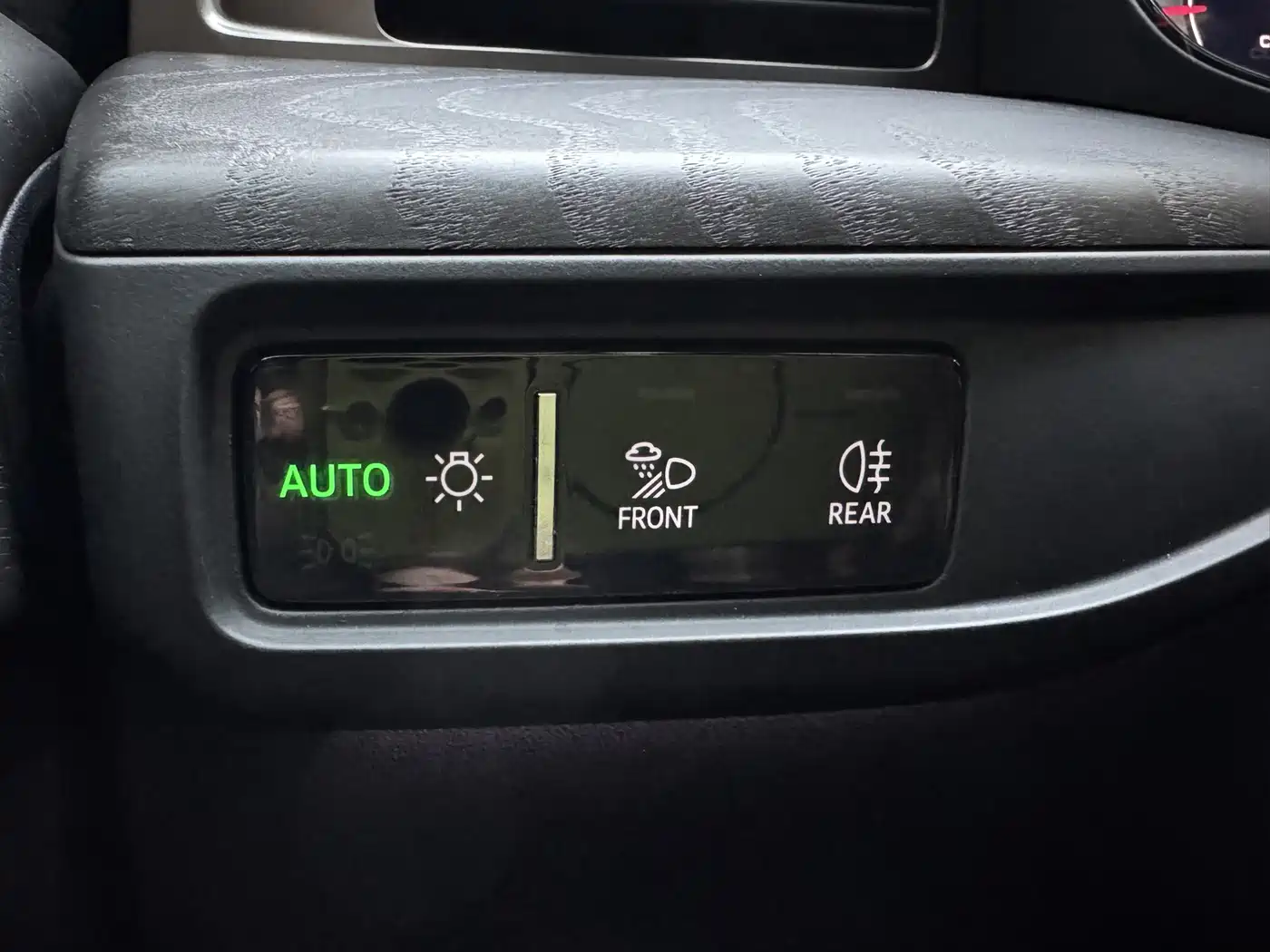 Audi Q6 2023 2023 40 TFSI quattro Cloud View Light Yulin Package
