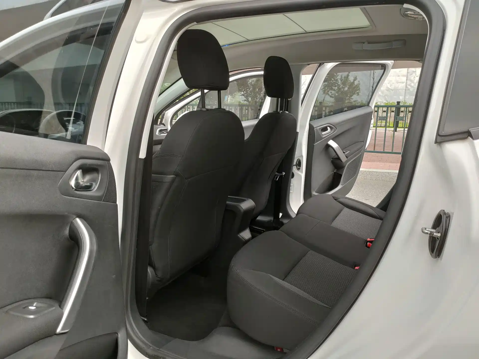 صورة 15 - Peugeot 2008