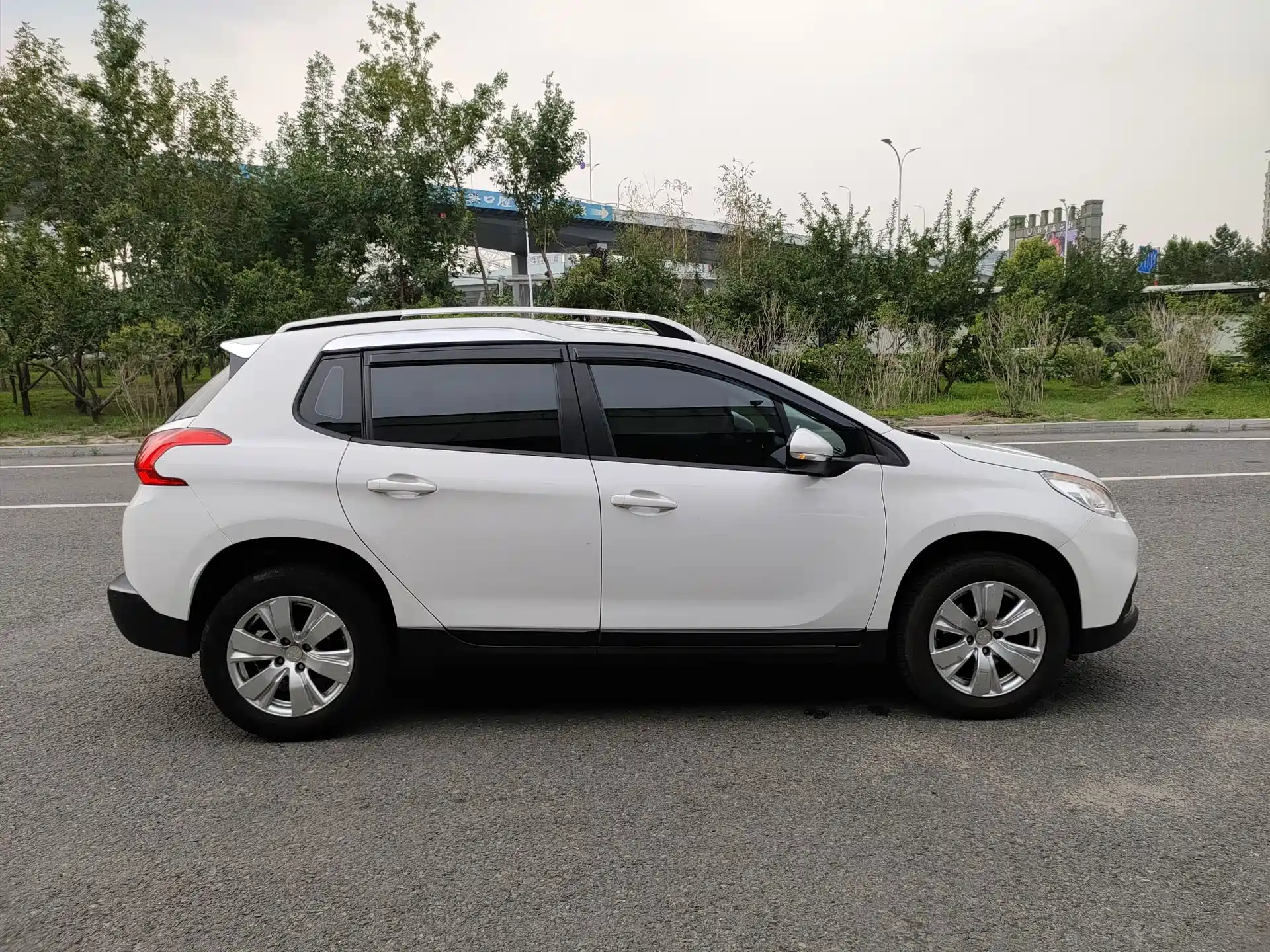 صورة 8 - Peugeot 2008