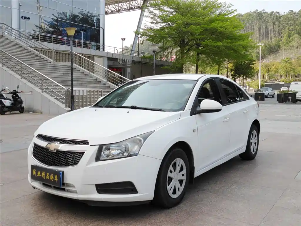Chevrolet Cruze 2013 1.6L SL MT фото 3