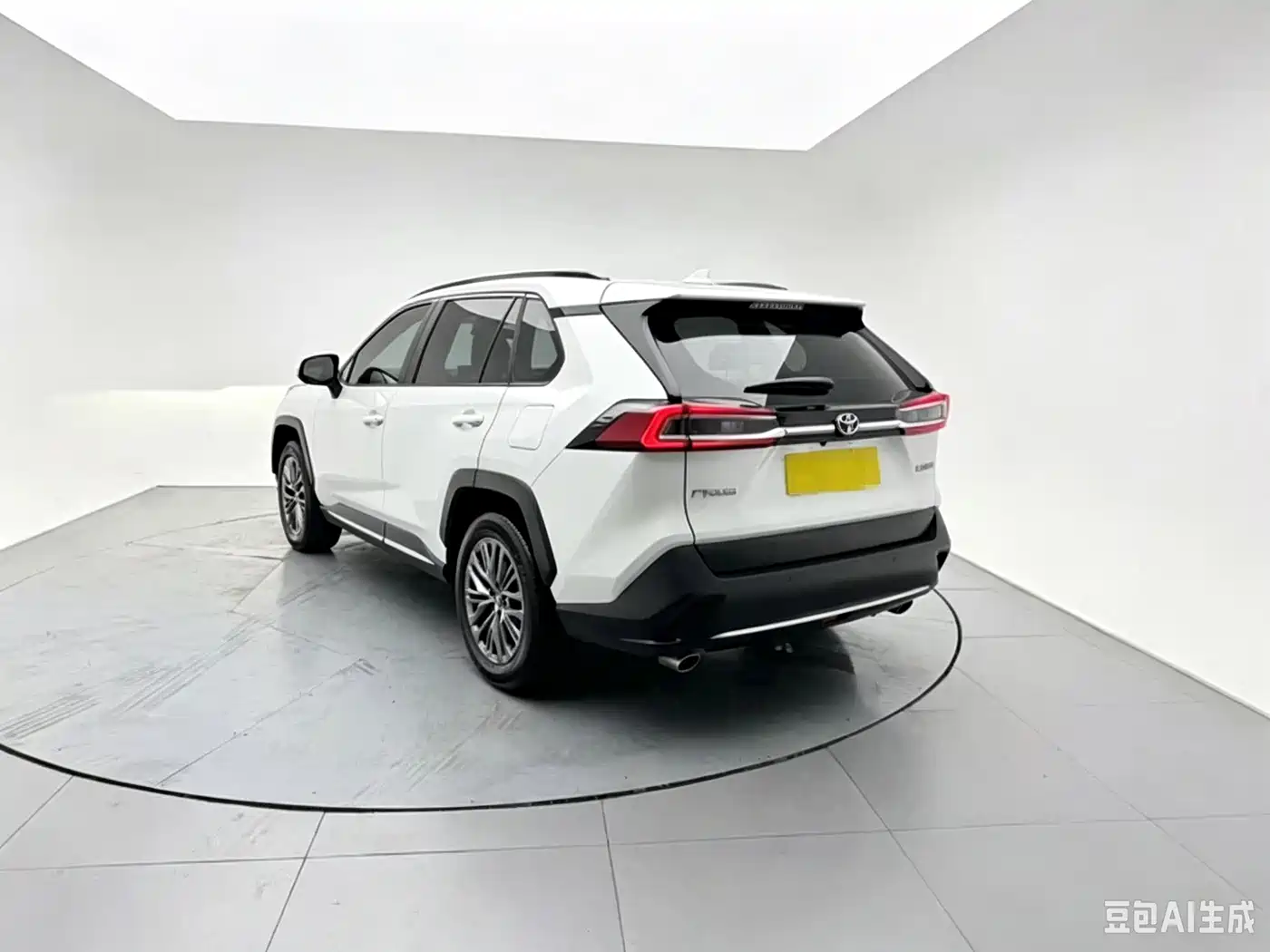Toyota Wildlander 2024 2023 2.0L CVT FWD Luxury PLUS