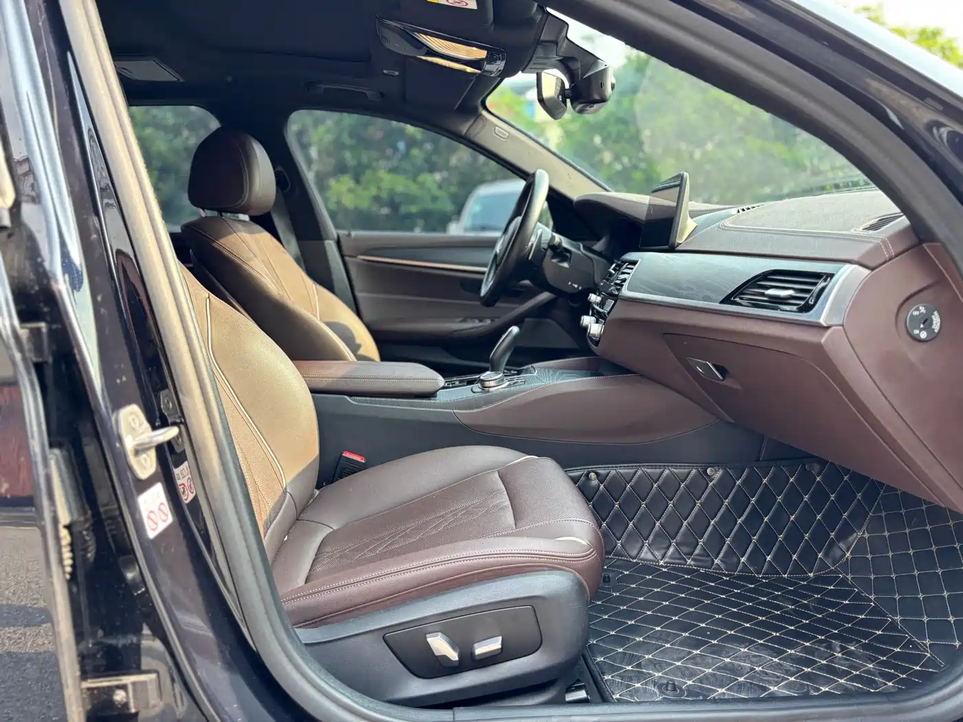 BMW 5 Series 2022 530Li Executive M Sport Package фото 19