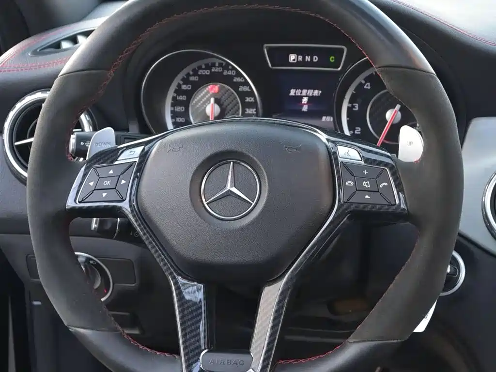 Mercedes-Benz GLA AMG 2015 AMG GLA 45 4MATIC фото 10