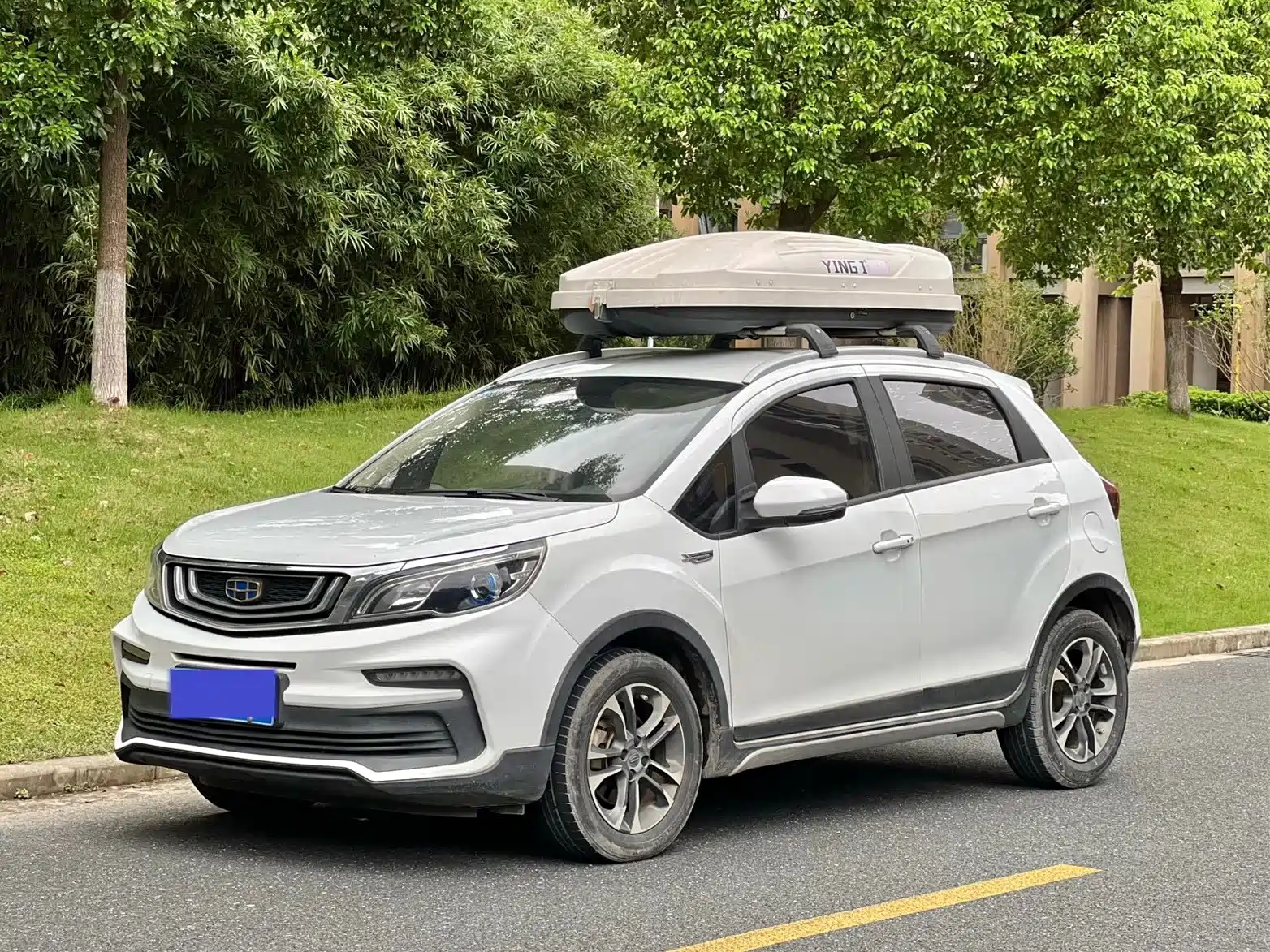 Фото 1 - Geely Vision X3