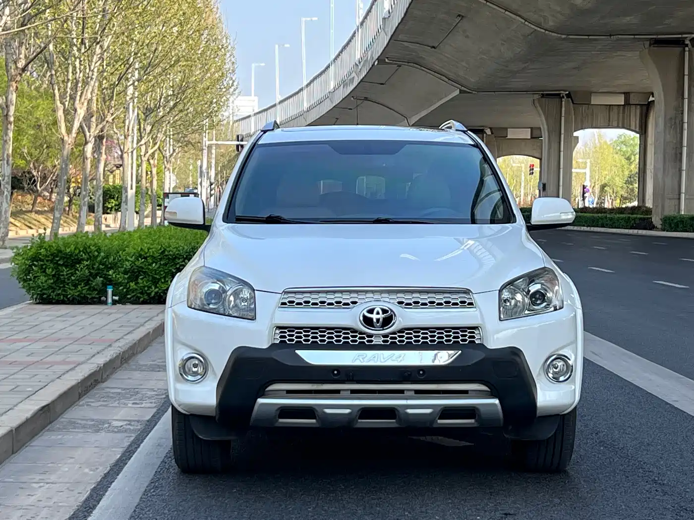 Toyota RAV4 Rongfang 2012 Styling Edition 2.4L Automatic 4WD Luxury фото 2