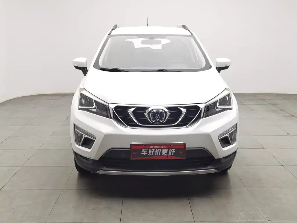 Фото 3 - Changan CS15
