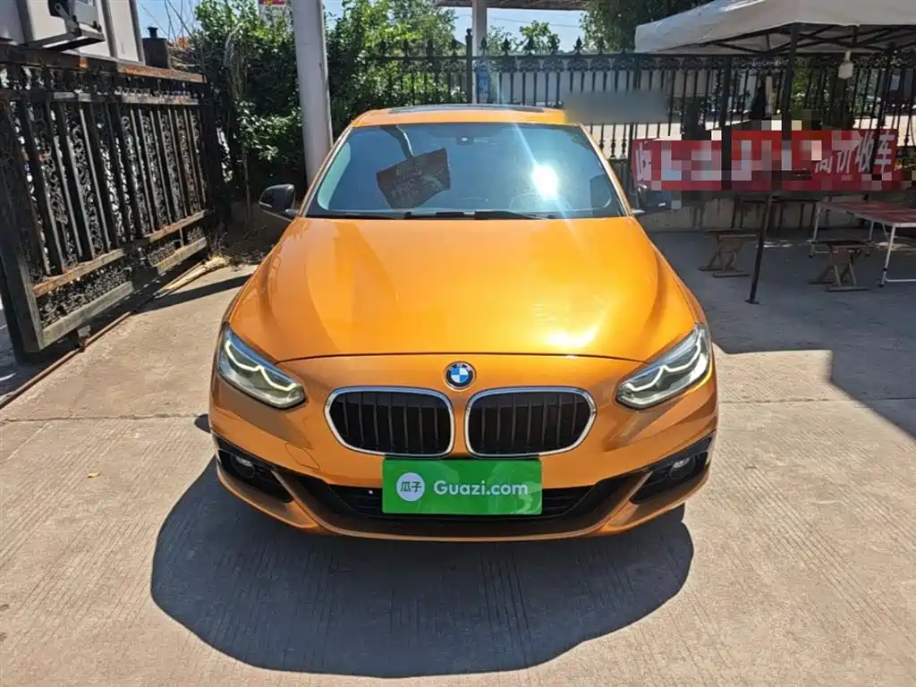 BMW 1 Series 2017 118i Sport фото 3