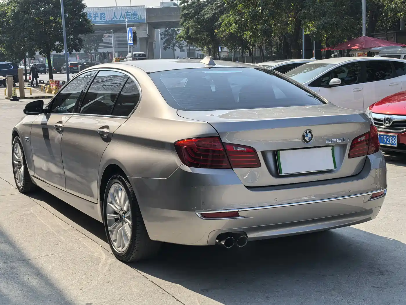 BMW 5 Series 2017 525Li Luxury Design Package фото 12
