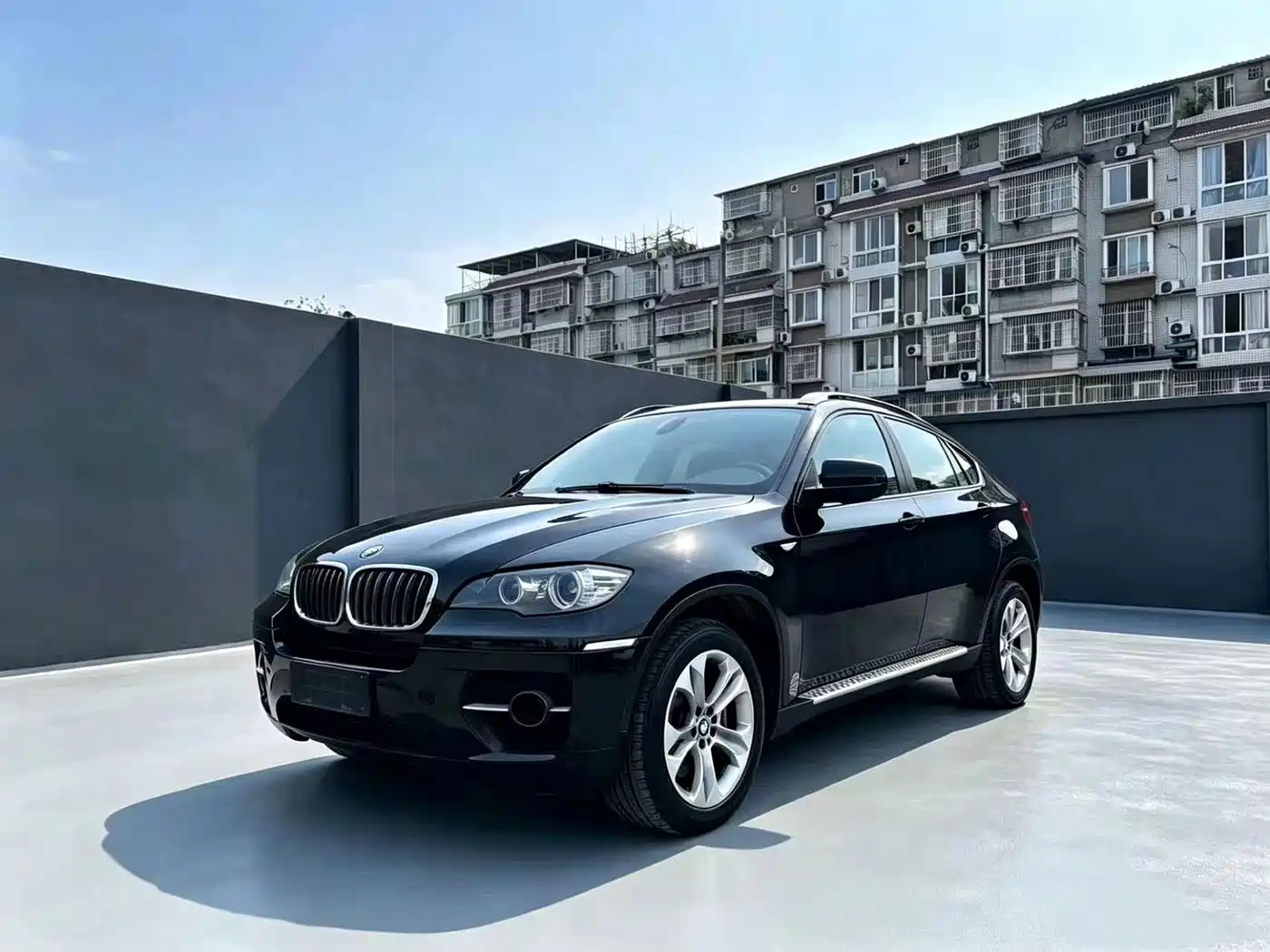 Photo 1 - BMW X6