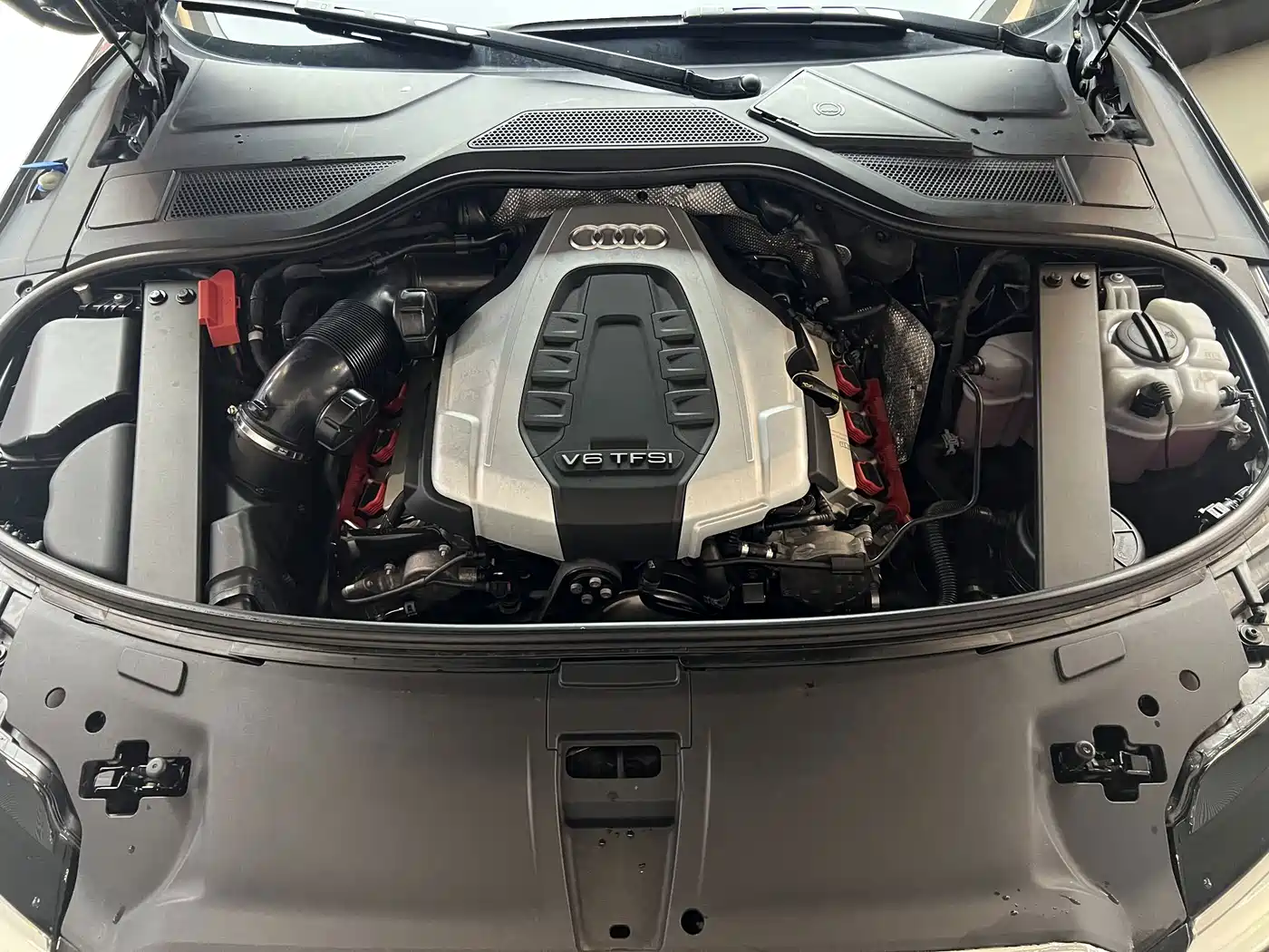 Фото 20 - Audi A8