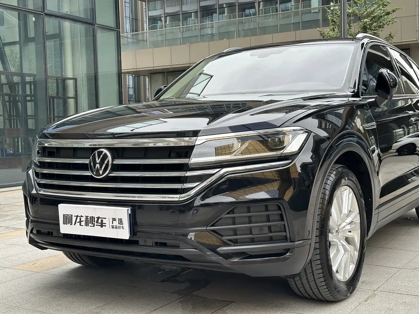 VOLKSWAGEN TOUAREG