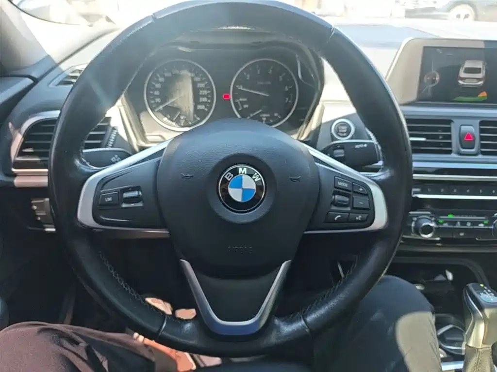 BMW 1 Series 2017 118i Sport фото 11