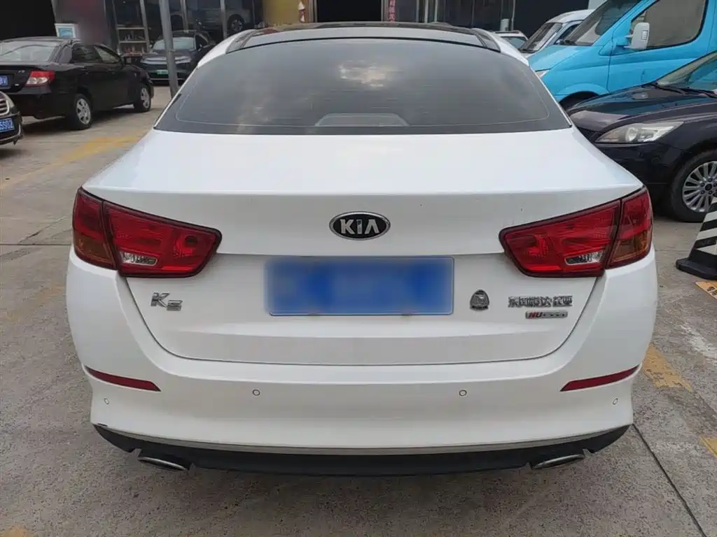 Kia K5 2015 2.0L Automatic LUX фото 6