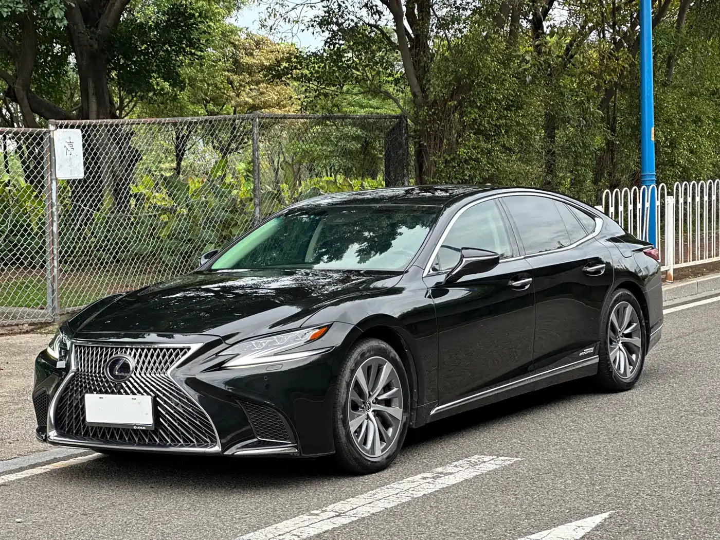Lexus LS 2018 500h Excellence Edition China V