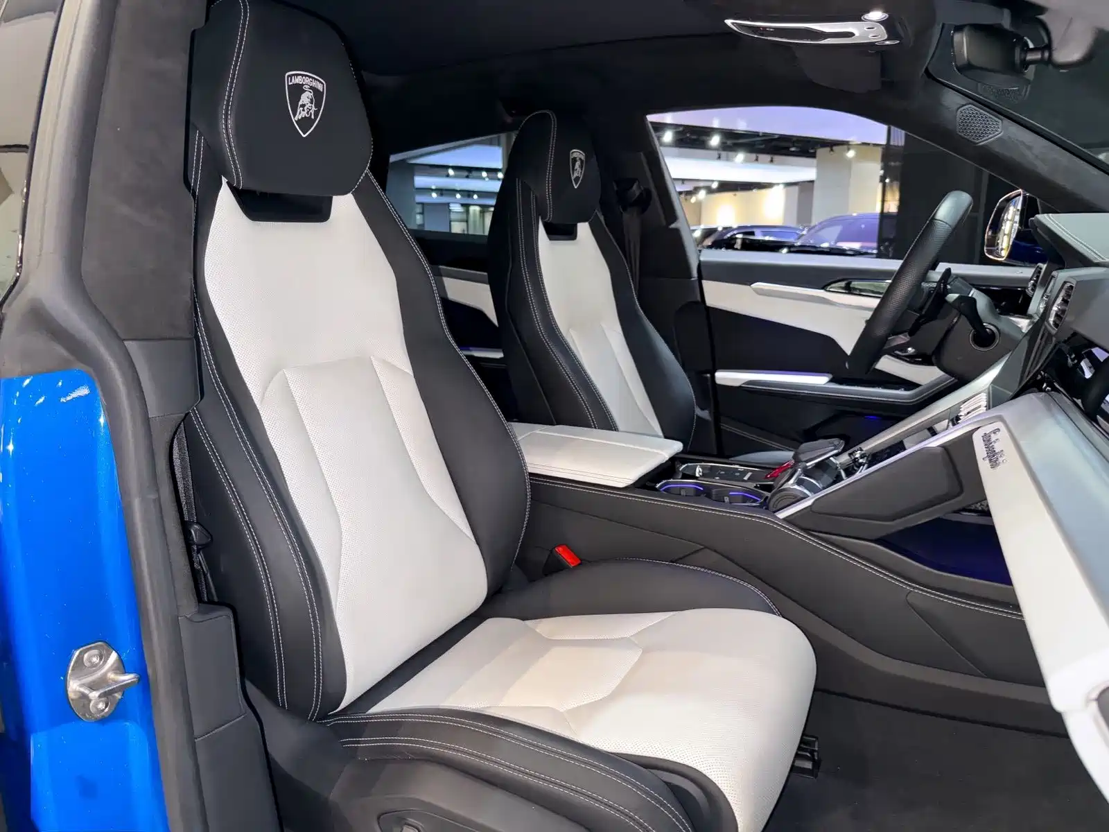Фото 27 - Lamborghini Urus