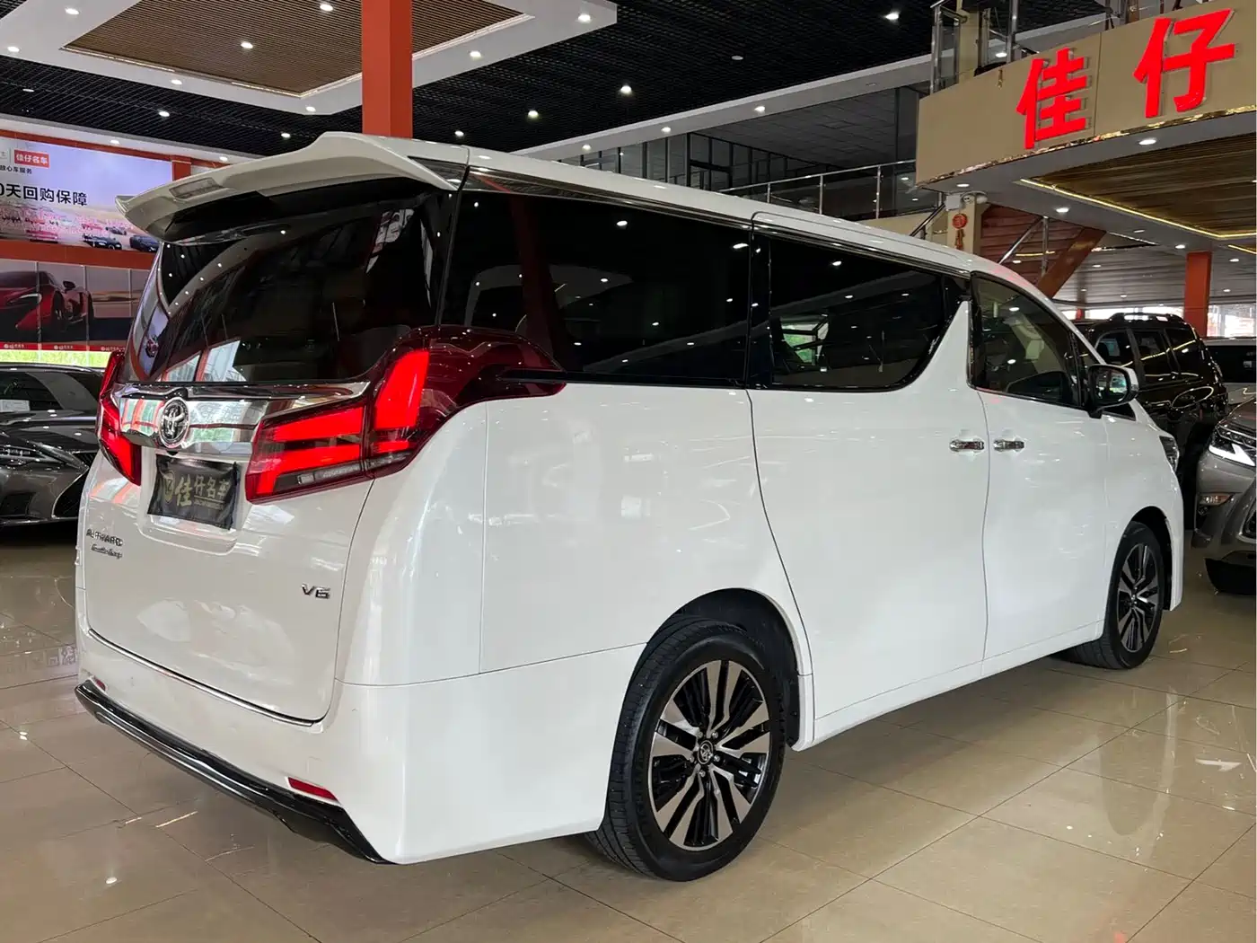 Toyota Alphard 2018 Facelift 3.5L Premium Edition фото 4