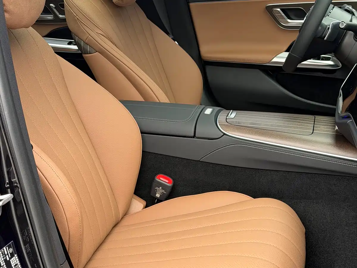 Mercedes-Benz E-Class 2025 E 300 L Luxury фото 14