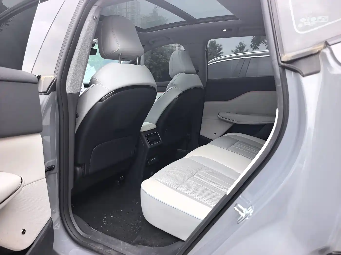 Voyah Auto Voyah Zhiyin 2024 Long Range Smart Edition фото 14