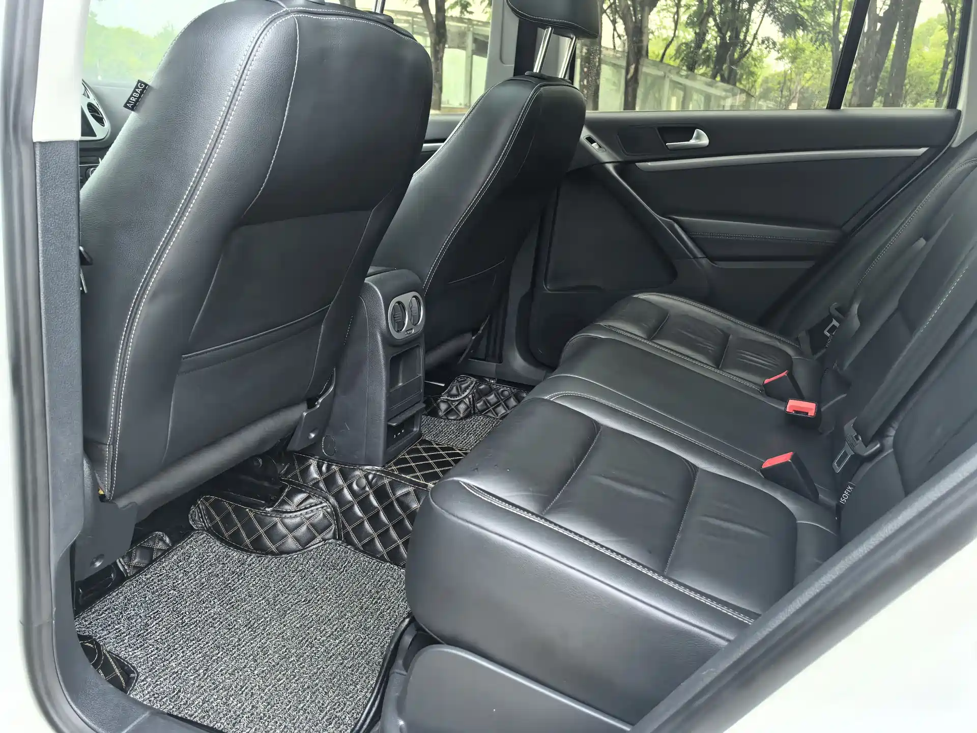 صورة 11 - Volkswagen Tiguan
