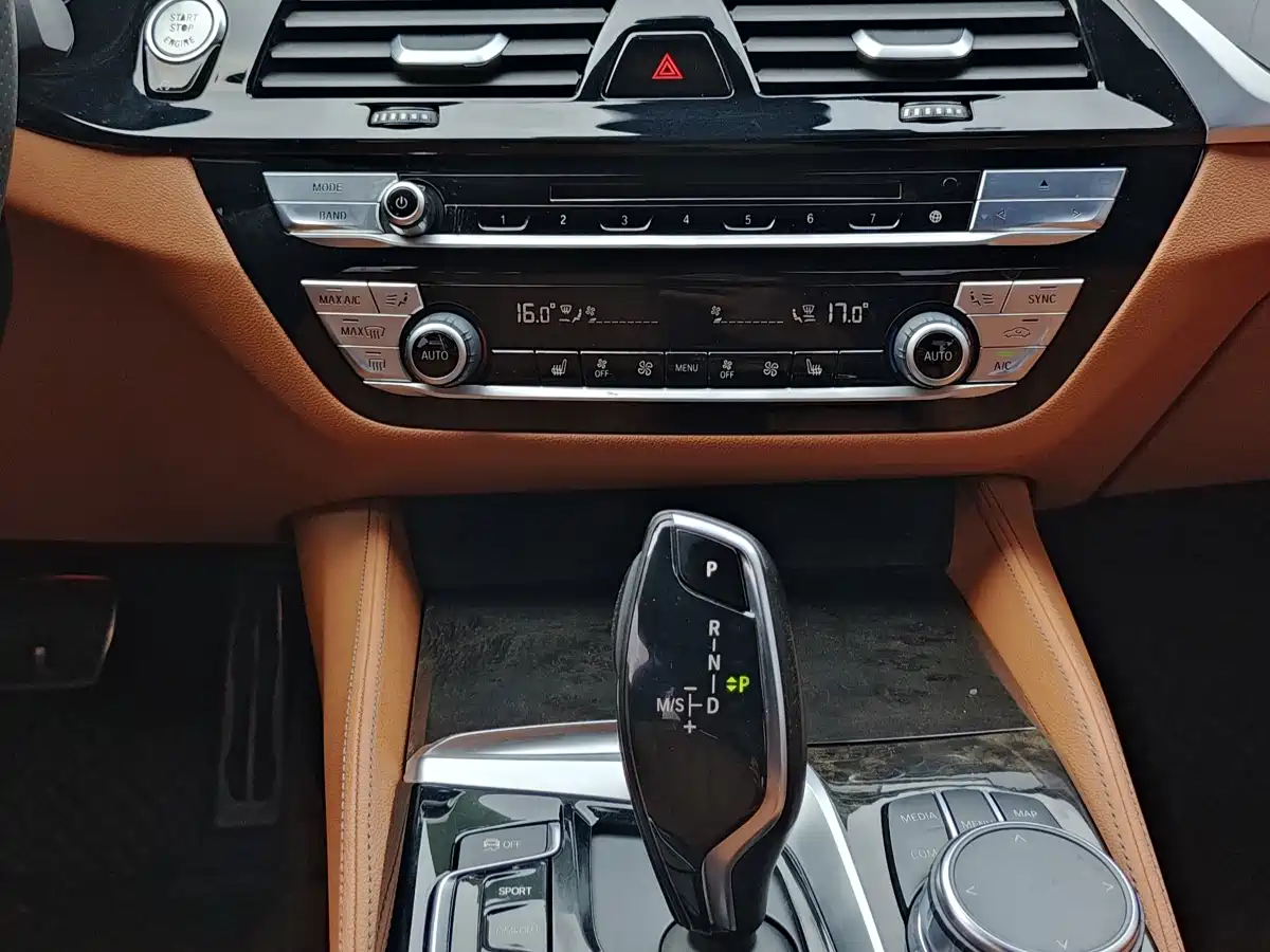 BMW 5 Series 2018 Facelift 530Li Leading M Sport Package фото 18