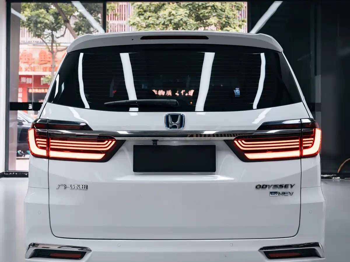 Honda Odyssey 2022 2.0L e:HEV Sharp·Enjoyment Edition фото 4