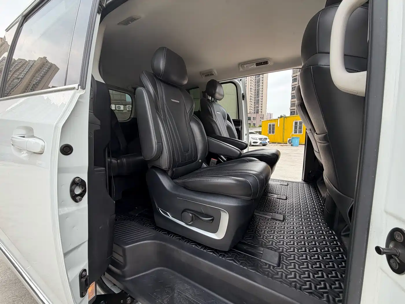 SAIC Maxus Maxus G20 2021 PLUS 2.0T Diesel Automatic Luxury Edition фото 7