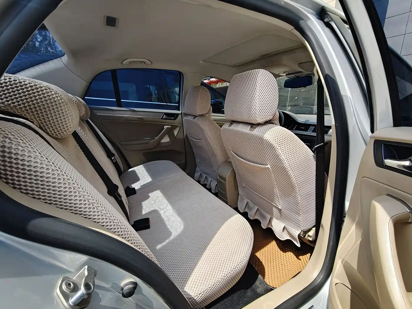 Volkswagen Bora 2014 1.6L Automatic Comfort Edition фото 14
