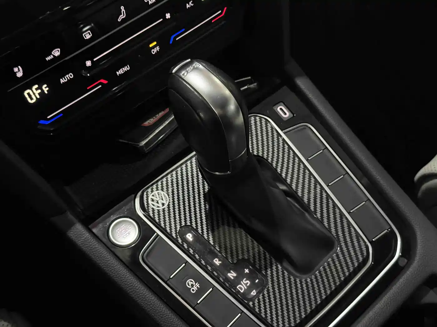 Volkswagen Magotan 2023 Model 2 Million Commemorative Edition 330TSI DSG Luxury фото 20