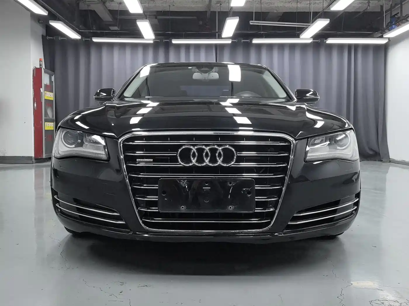 Audi A8 2011 A8L 3.0 TFSI quattro Luxury (213kW) фото 2