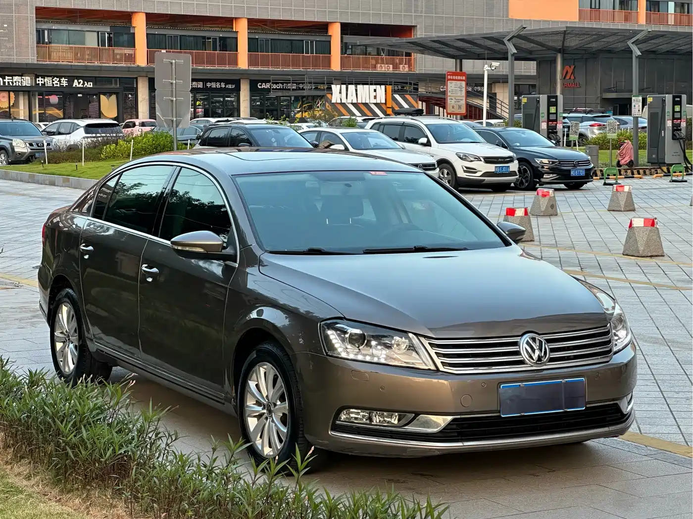 Photo 3 - Volkswagen Magotan