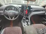 Фото 13 - Toyota Camry
