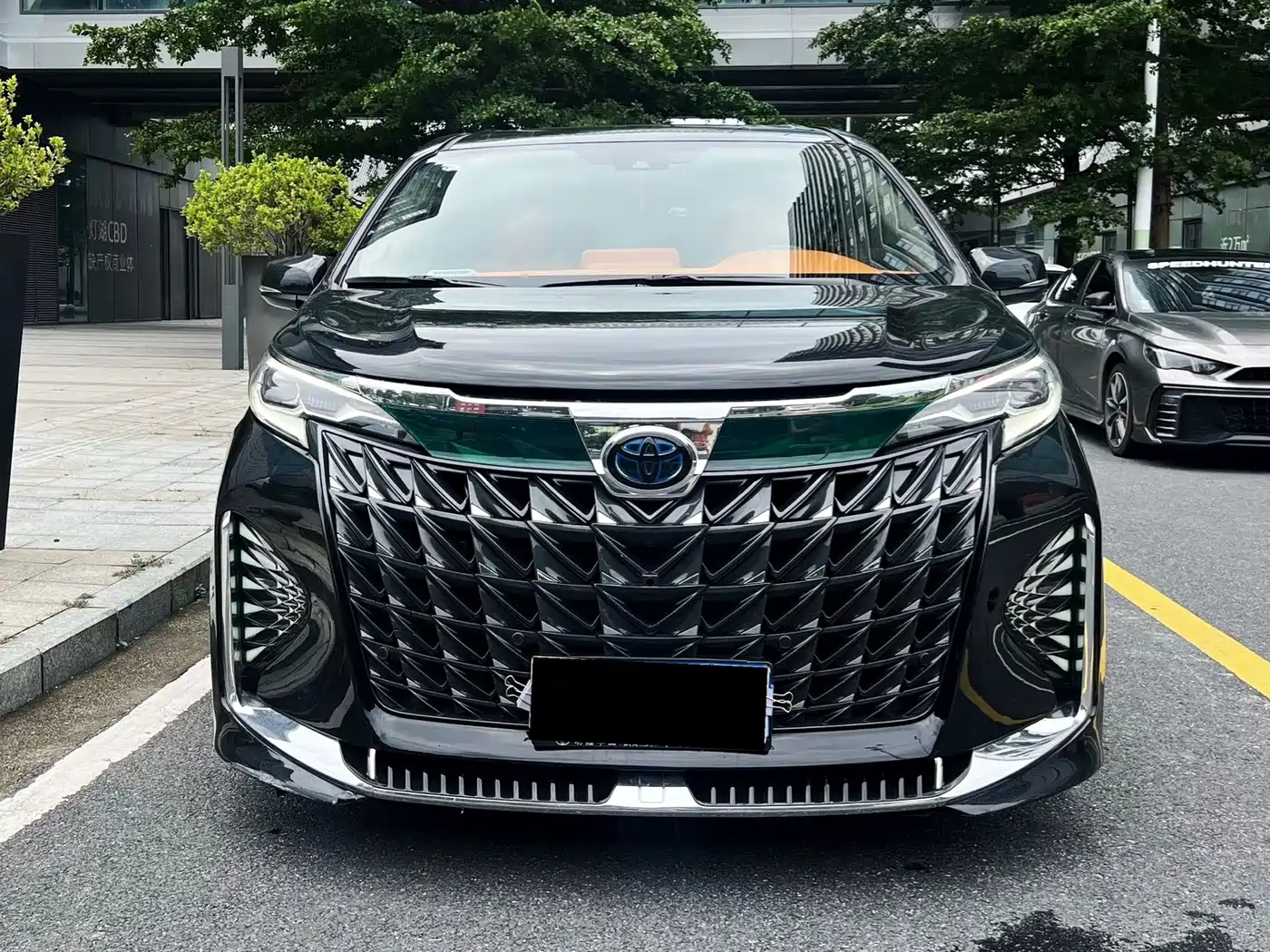 Toyota Sienna 2023 2.5L Hybrid Comfort Edition фото 2