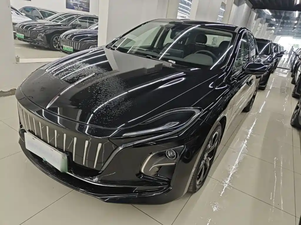 Hongqi E-QM5 2023