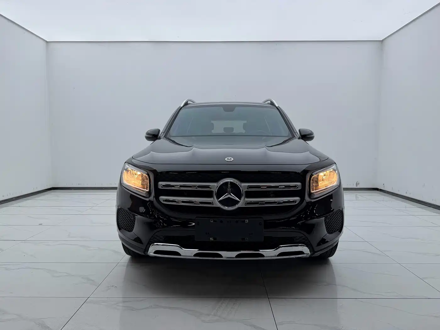 Photo 2 - Mercedes-Benz GLB