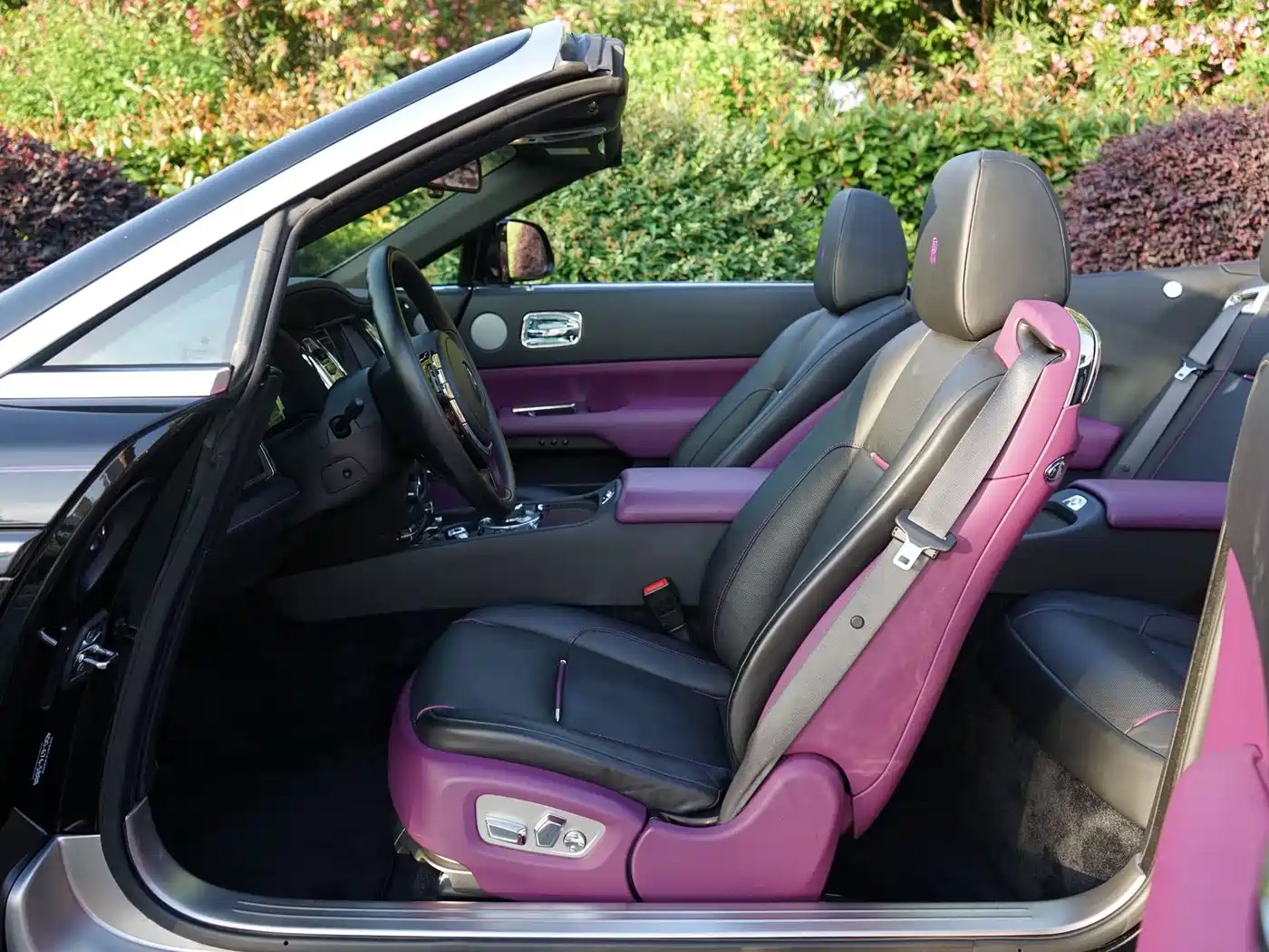 Rolls-Royce Dawn 2018 6.6T Black Badge фото 6
