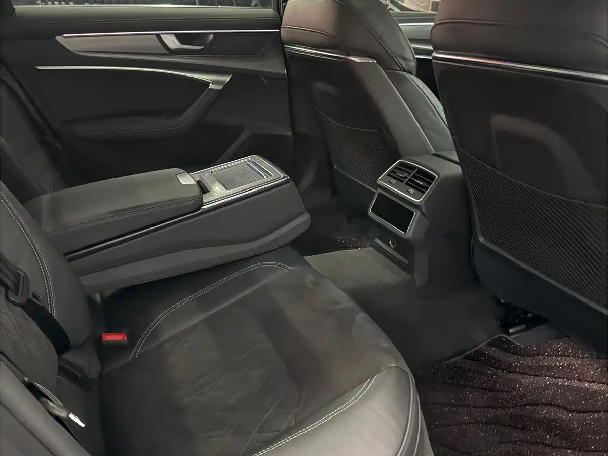 Audi A6L 2020 55 TFSI quattro Exclusive Dynamic фото 8