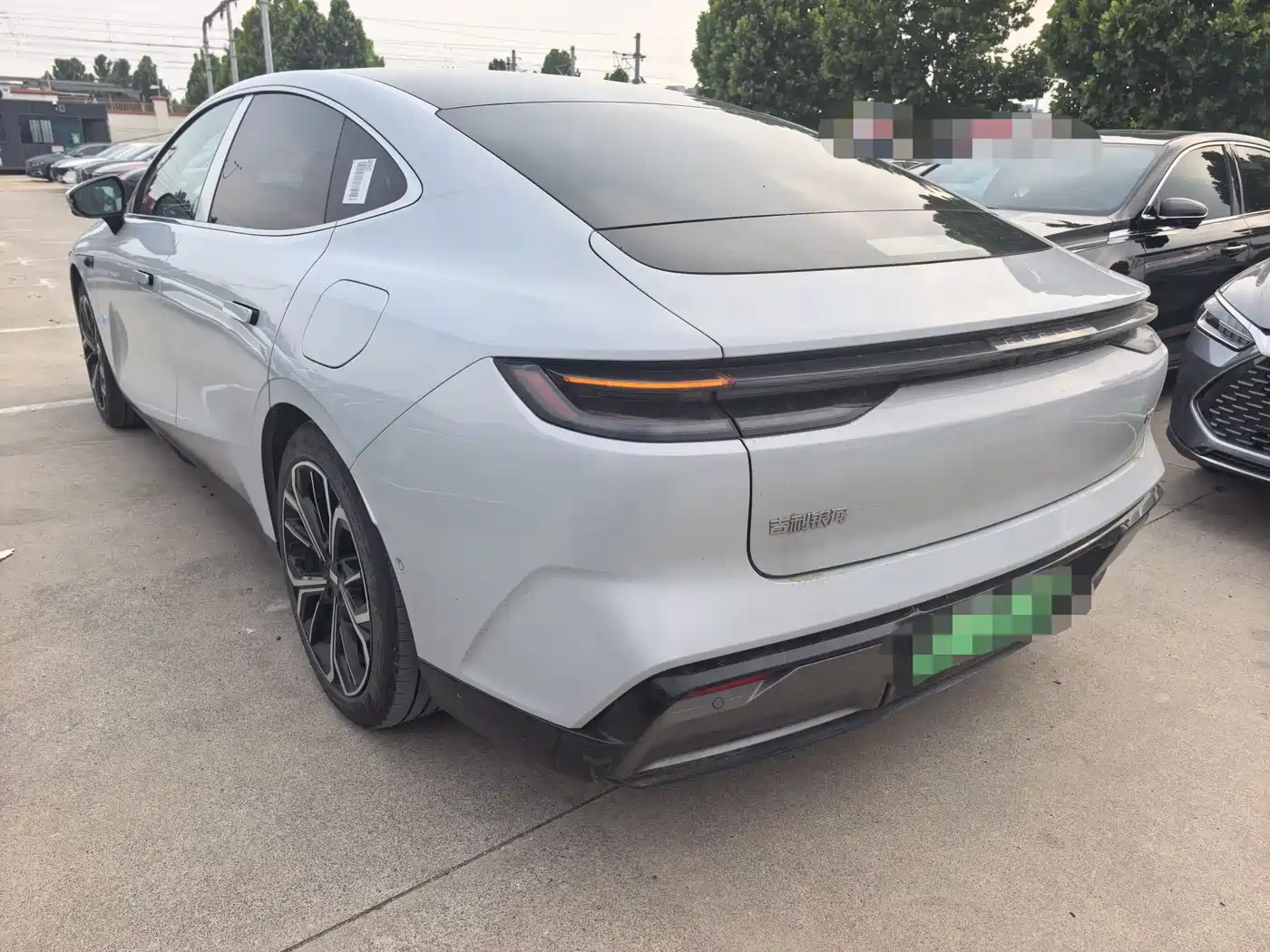 Geely Galaxy Galaxy E8 2025 700km Long Voyage Smart Drive Edition фото 9