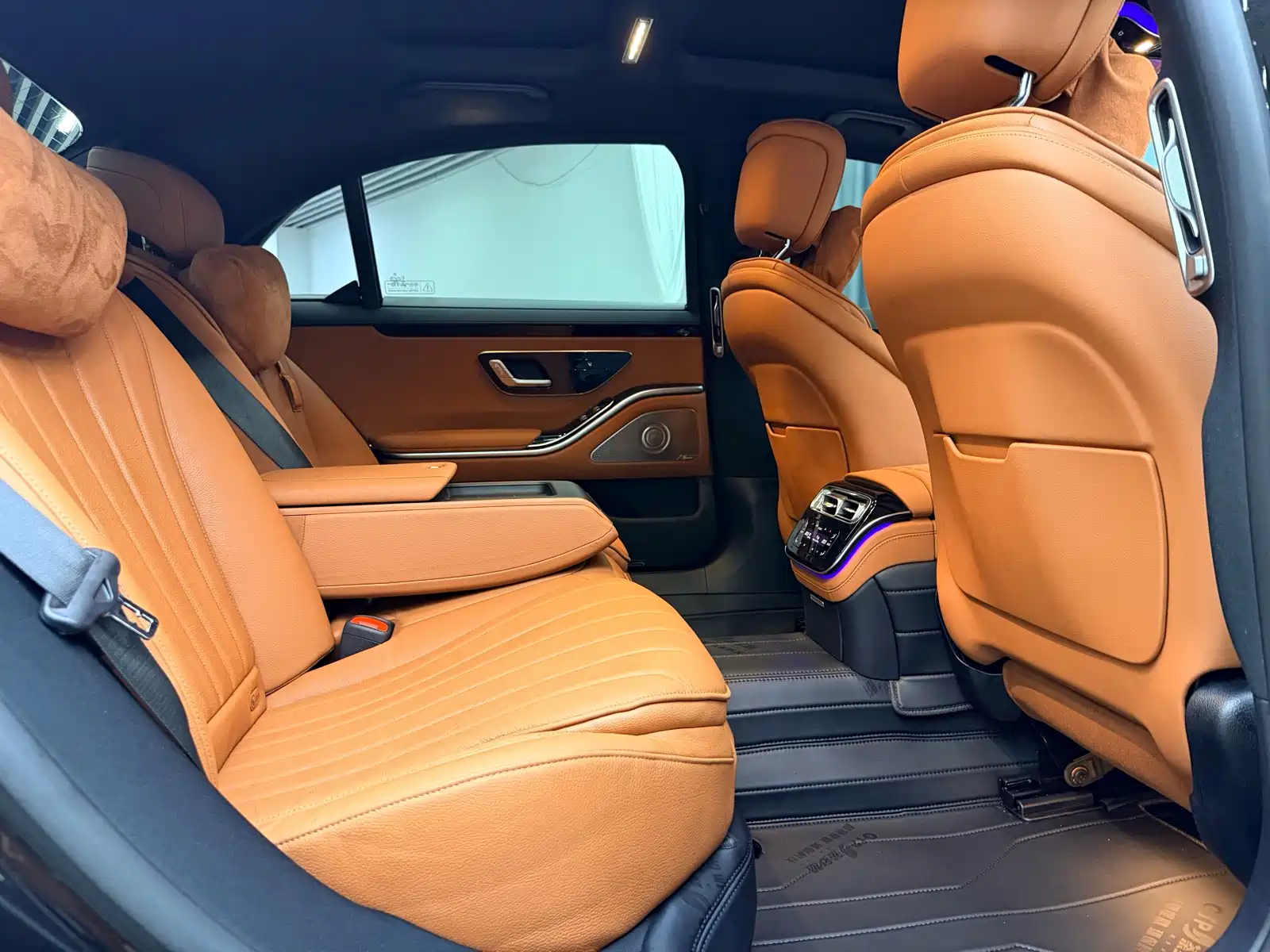 Photo 26 - Mercedes-Benz S-Class