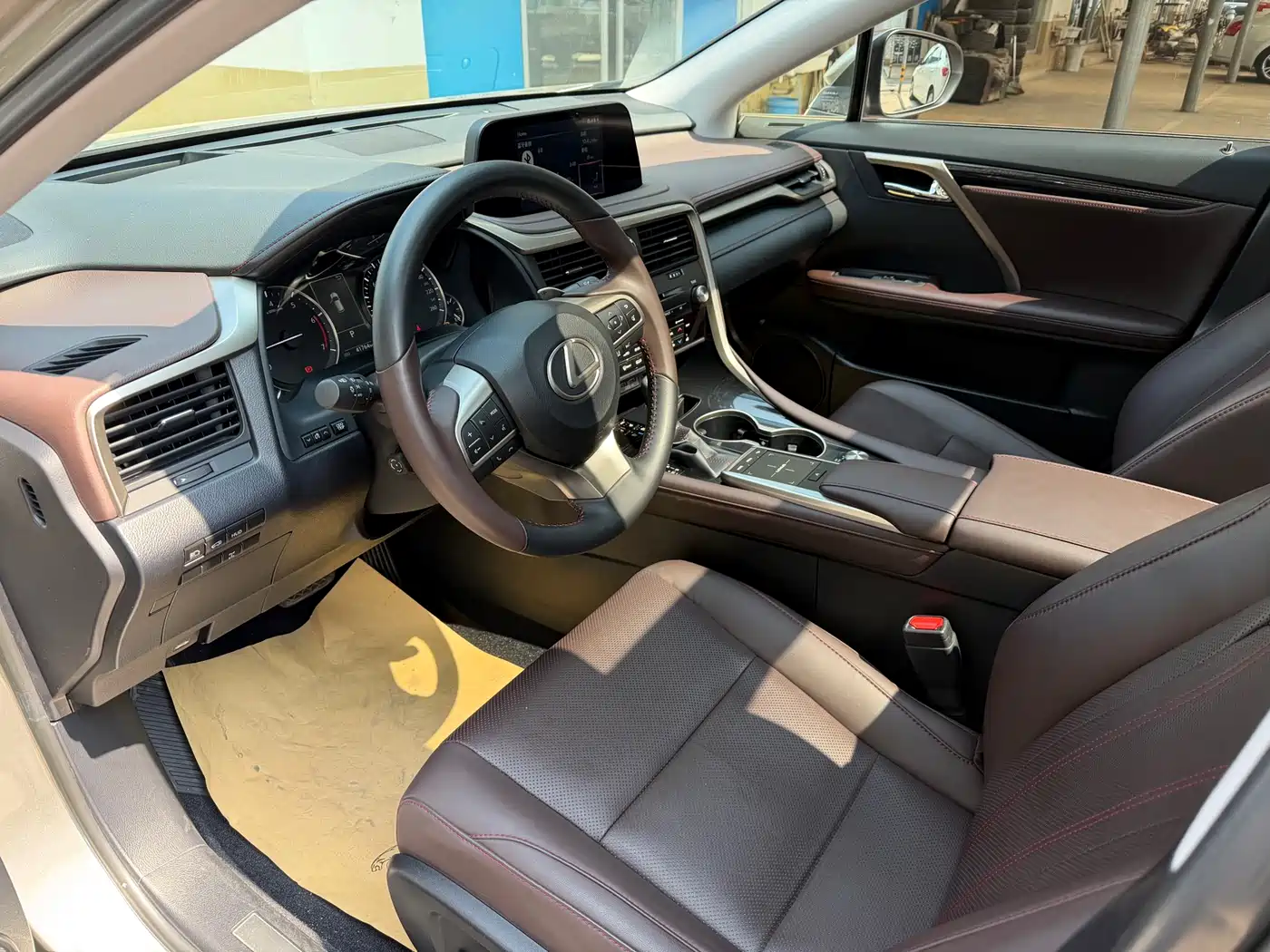 Lexus RX 2020 Facelift 300 AWD Elegance Edition фото 2