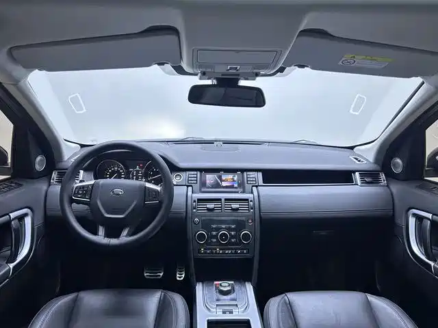 Land Rover Discovery Sport 2017 2.0T PURE фото 8