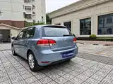 Photo 6 - Volkswagen Golf