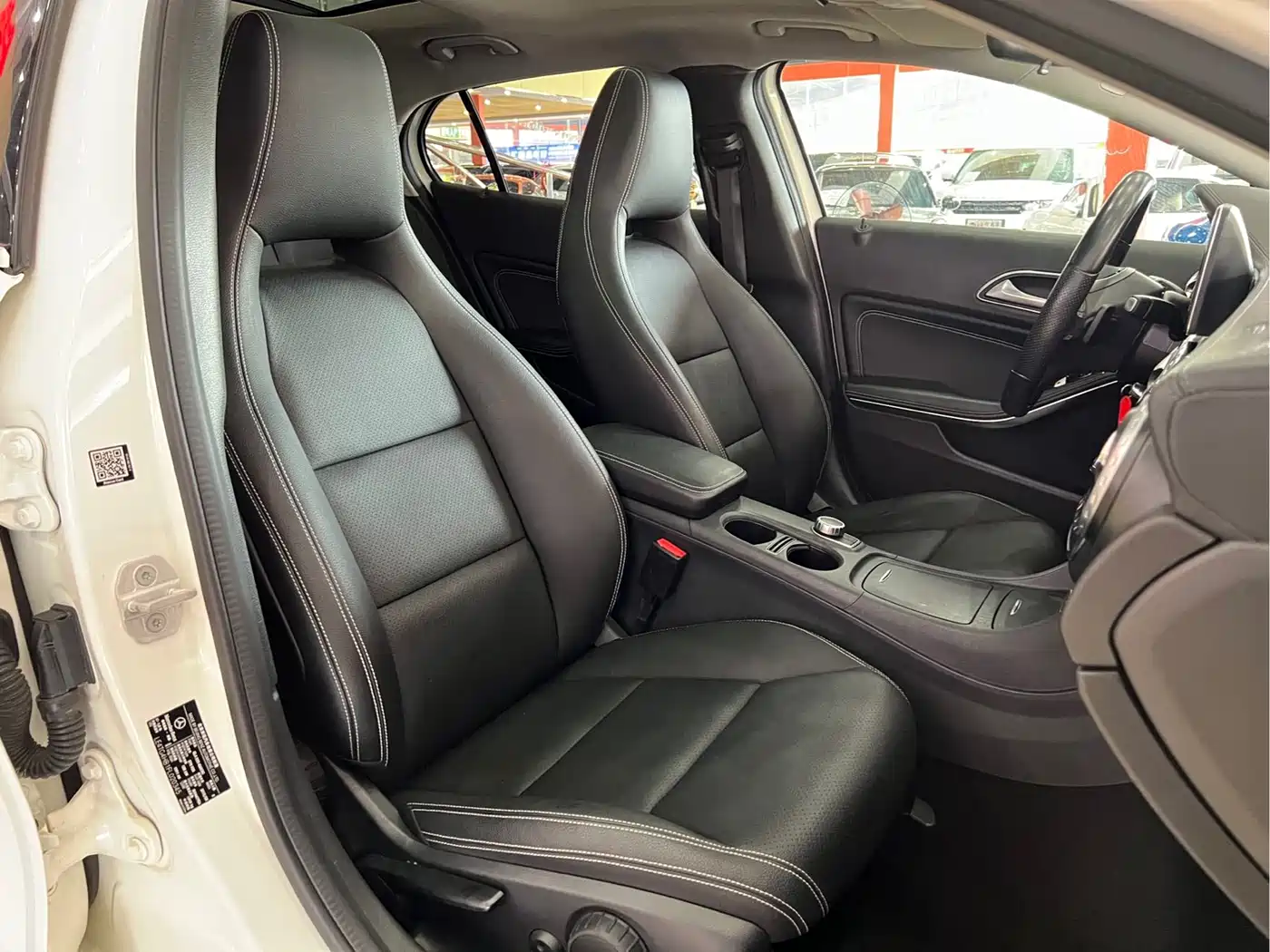 Mercedes-Benz GLA 2015 GLA 220 4MATIC Fashion Edition фото 9