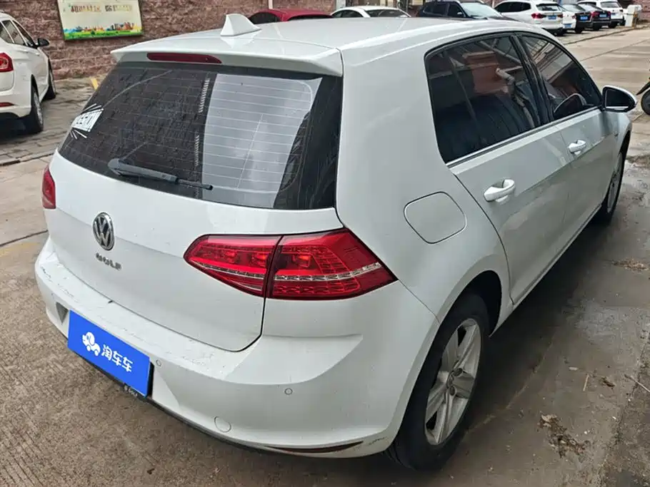 Volkswagen Golf 2015 1.6L Automatic Comfort фото 3